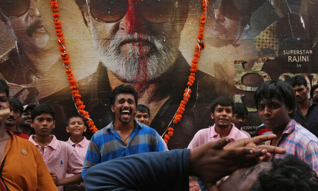 image: Ville tilstander i India: Folk får fri fra jobb for å se gigantfilm